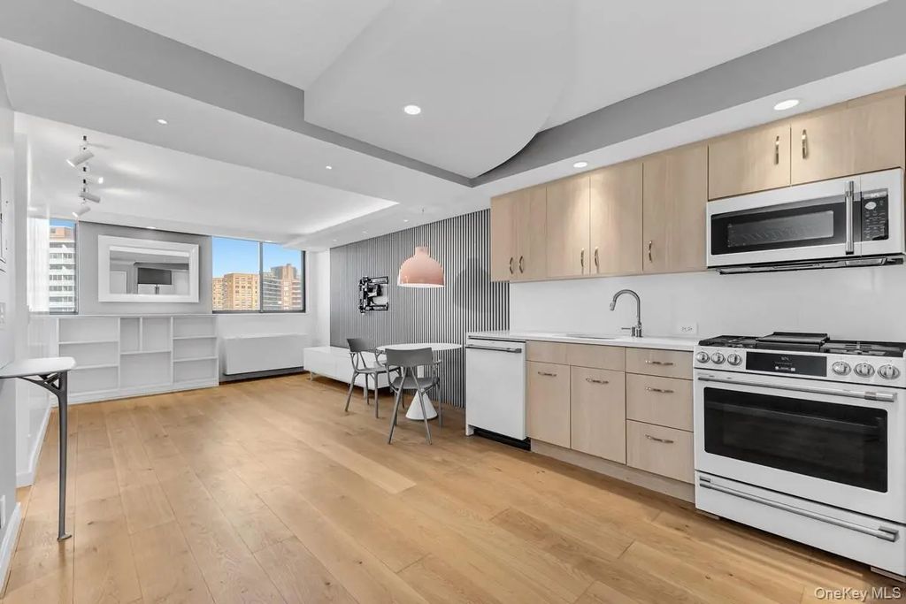 62-54 97th Place # 9m, Rego Park