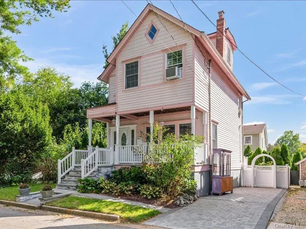 39 12th Avenue, Sea Cliff