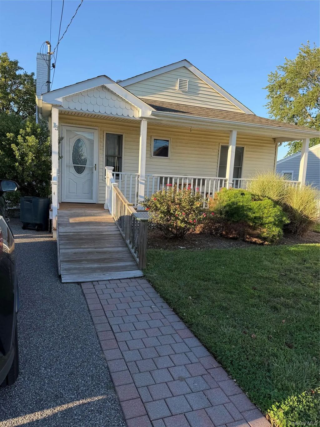 13 Barry Road, Amityville