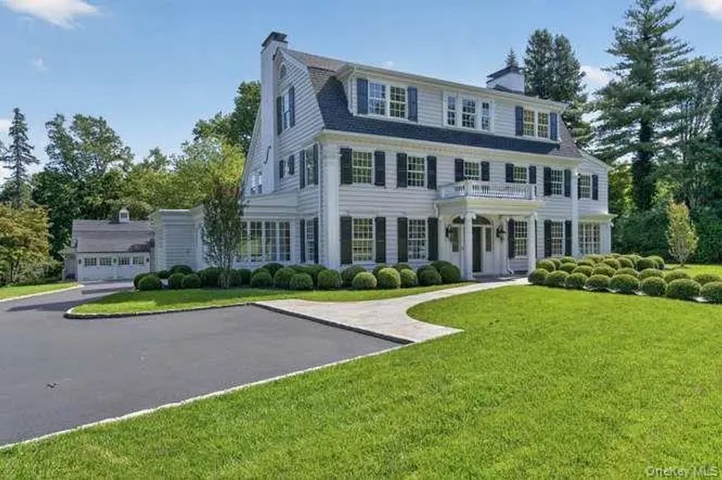 30 Brookside Drive, Manhasset