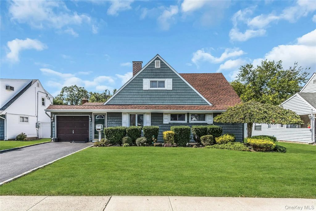 30 Cable Lane, Hicksville