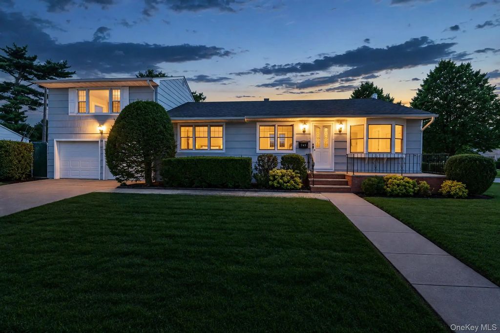 745 Anderson Avenue, Franklin Square