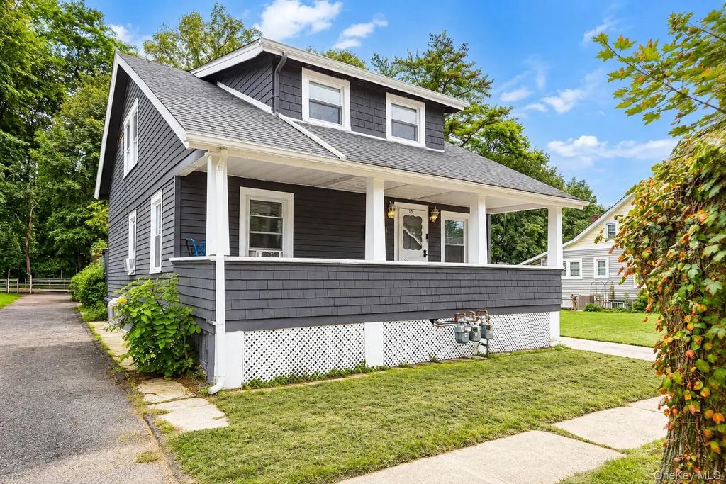 16 Fitchett Street, Poughkeepsie