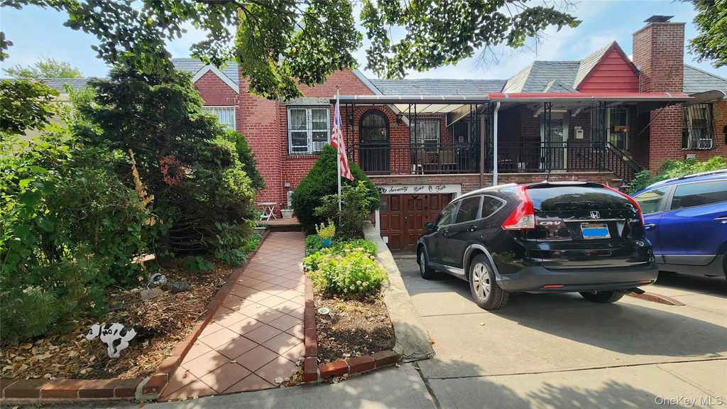 79-04 Kneeland Avenue, Elmhurst
