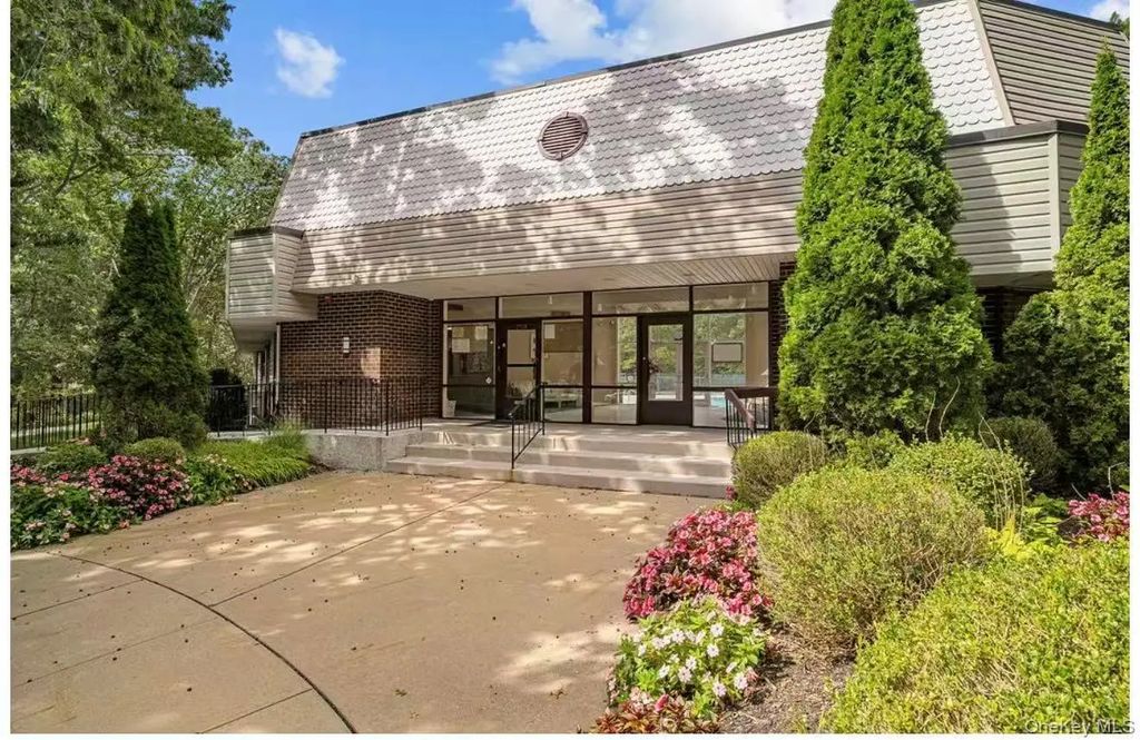 177 Cambridge Drive, Port Jefferson
