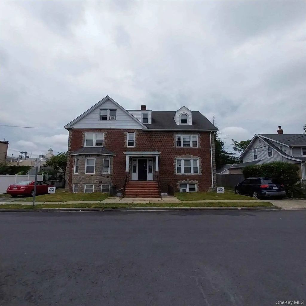 19 Madison Avenue # 1, Franklin Square