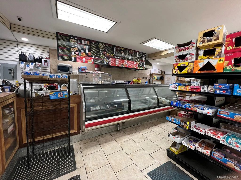 170-23 Jamaica Ave, Jamaica