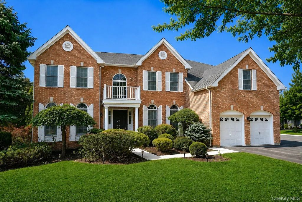 16 Eagle Court, White Plains