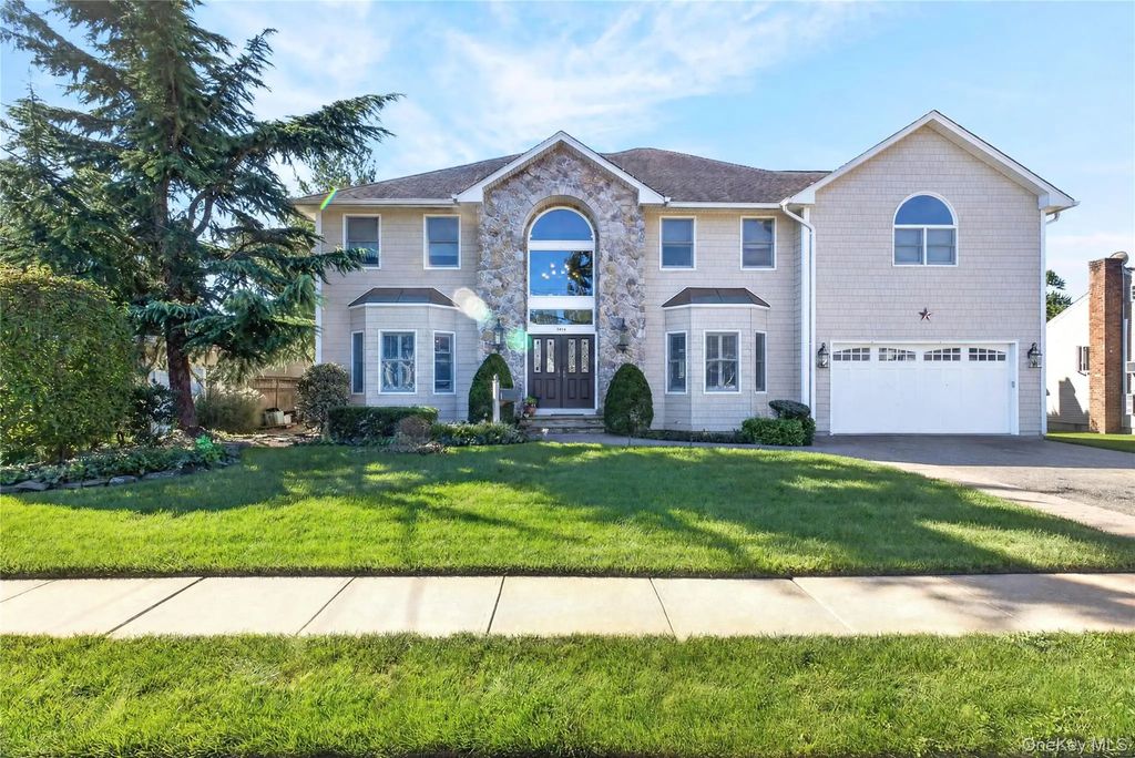 3414 Manchester Road, Wantagh