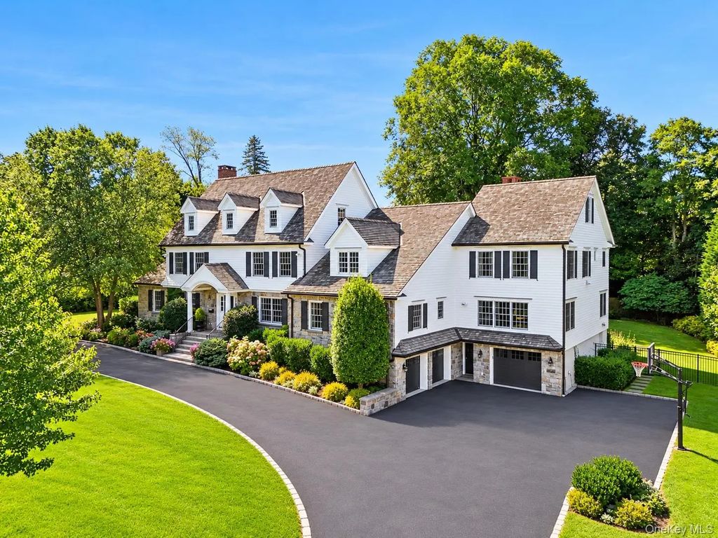 81 Park Drive N, Rye