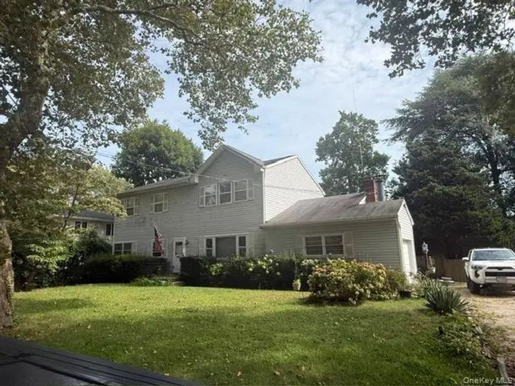 97 Hiawatha Drive, Brightwaters