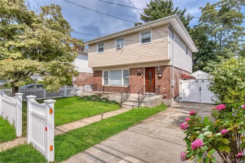 230 Westbury Boulevard, Hempstead