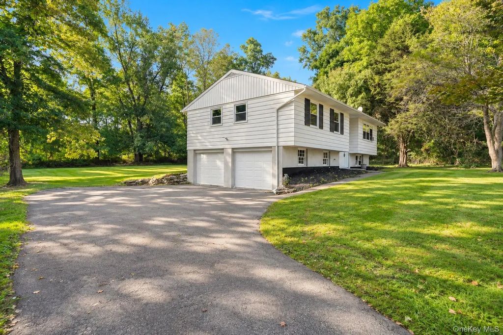 15 Vandewater Drive, Wappingers Falls