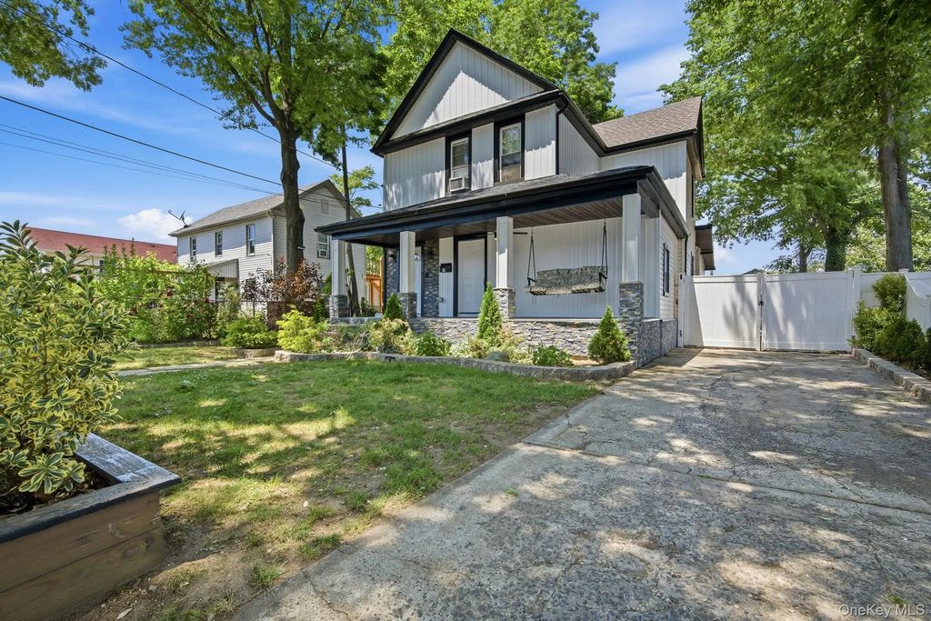 29 Elm Avenue, Hempstead
