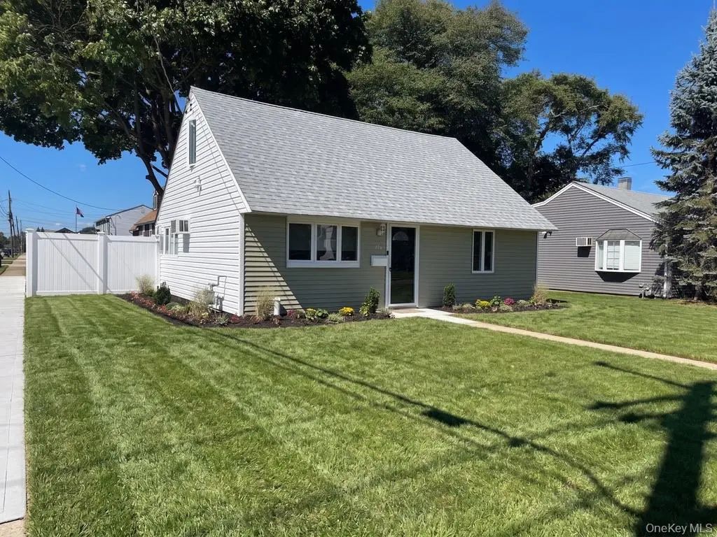 234 Division Avenue, Massapequa