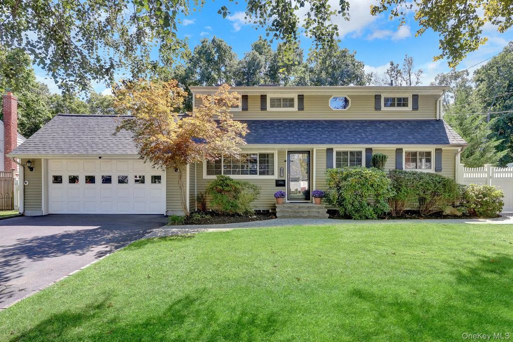 719 Glenridge Lane, East Northport