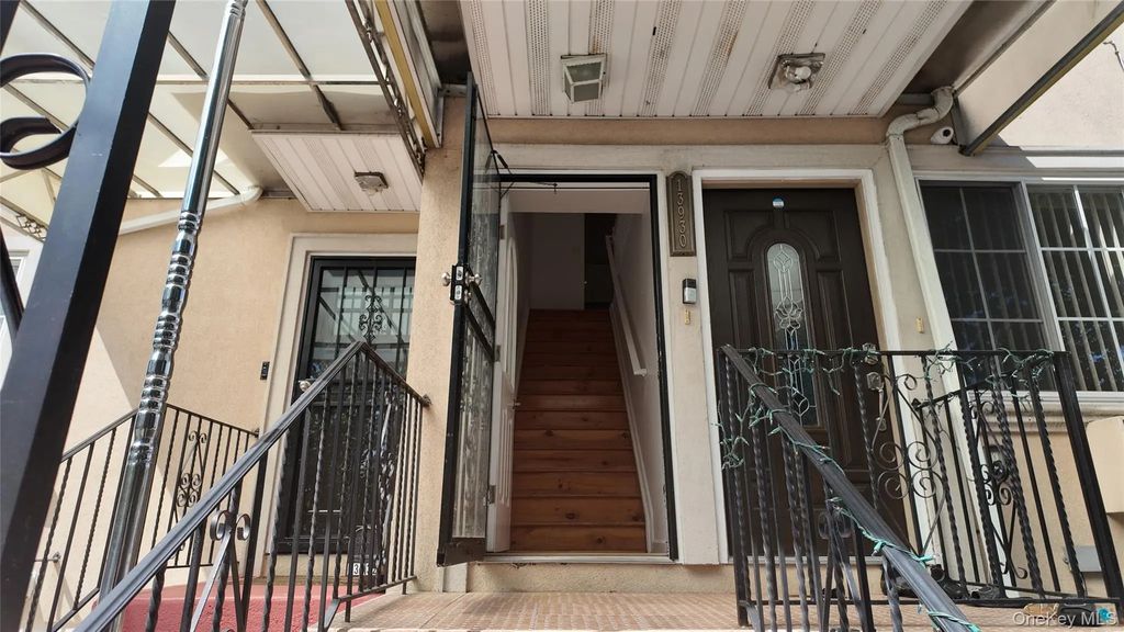 13930 Laurelton Parkway, Rosedale