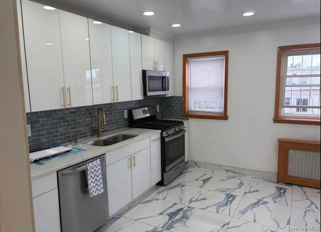 10823 64th Avenue, Forest Hills