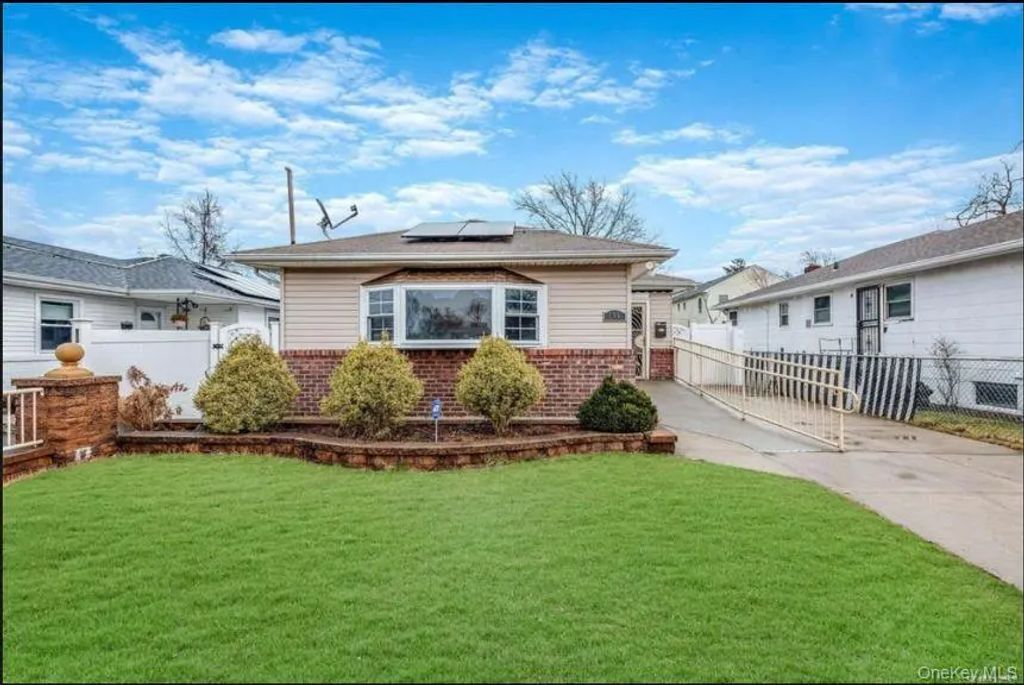196 Westbury Boulevard, Hempstead