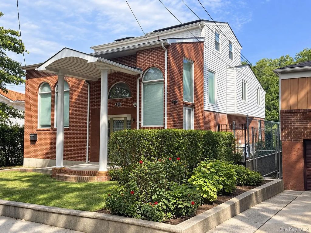 64-11 232nd Street, Oakland Gardens