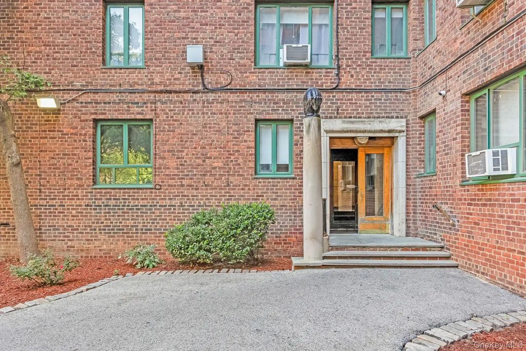 1560 Metropolitan Avenue # 5b, Bronx