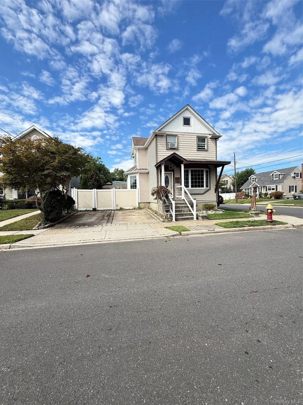 1720 Montague Avenue, Merrick