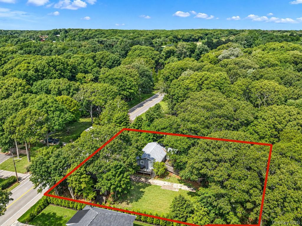 115 Huntington Crossway, Bridgehampton