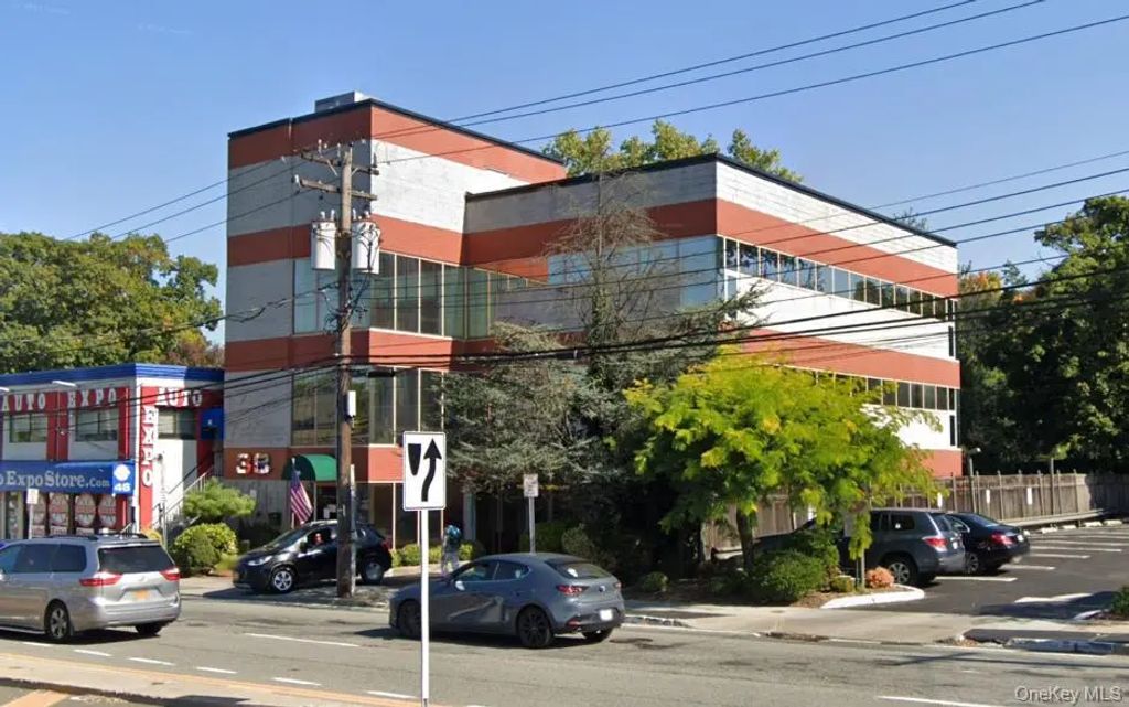 38 Northern Boulevard, Great Neck