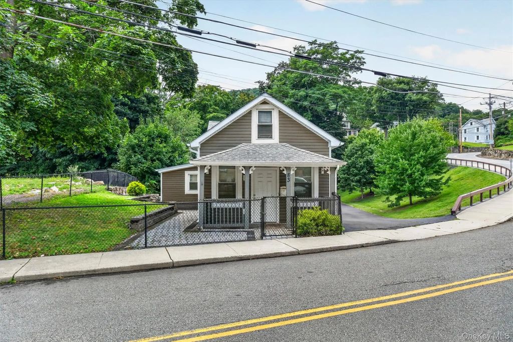 83 Mountain Avenue, Highland Falls