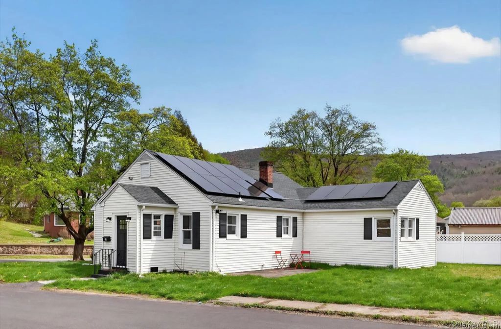 14 Roslyn Street, Ellenville