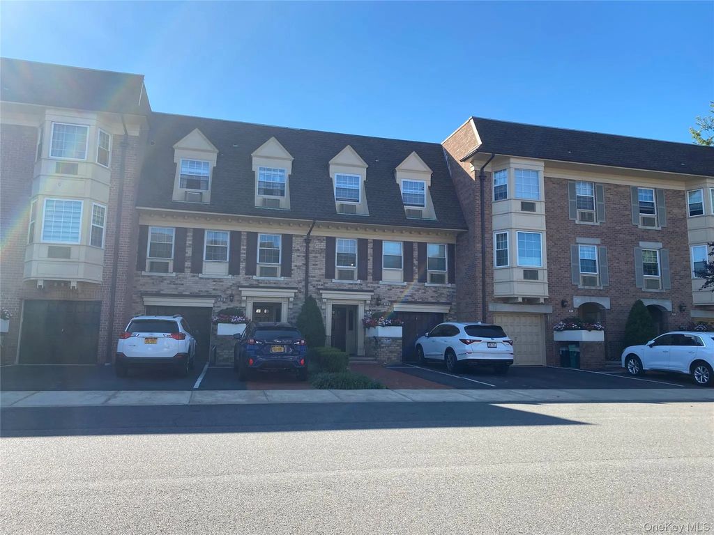 1230 Estates Lane # 1136, Bayside
