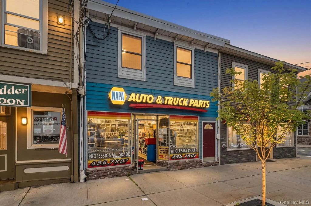 3 E Main Street, Washingtonville