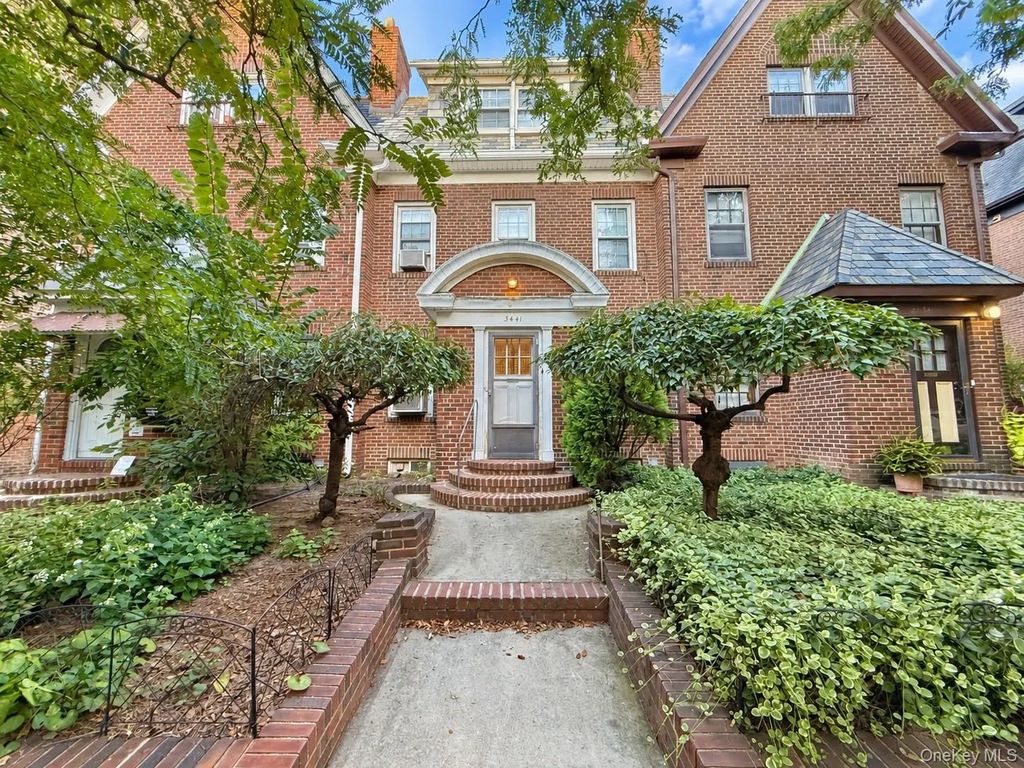 34-41 74th Street, Jackson Heights