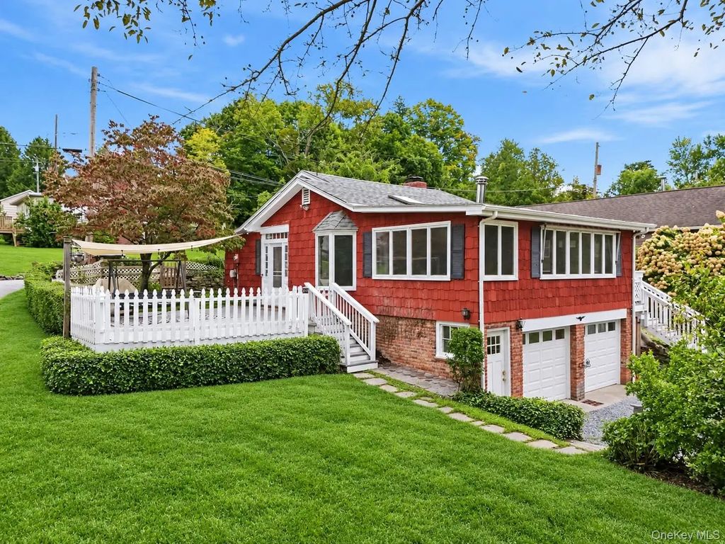 23 Orchard Road, Brewster