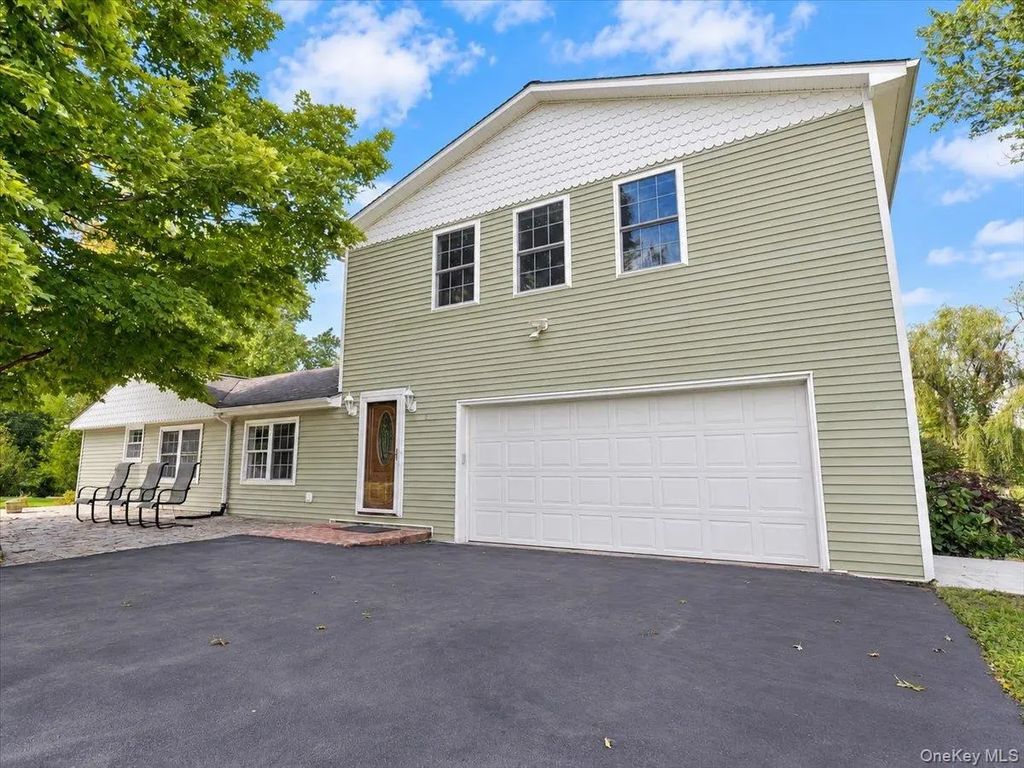 8 Acorn Drive, Montgomery