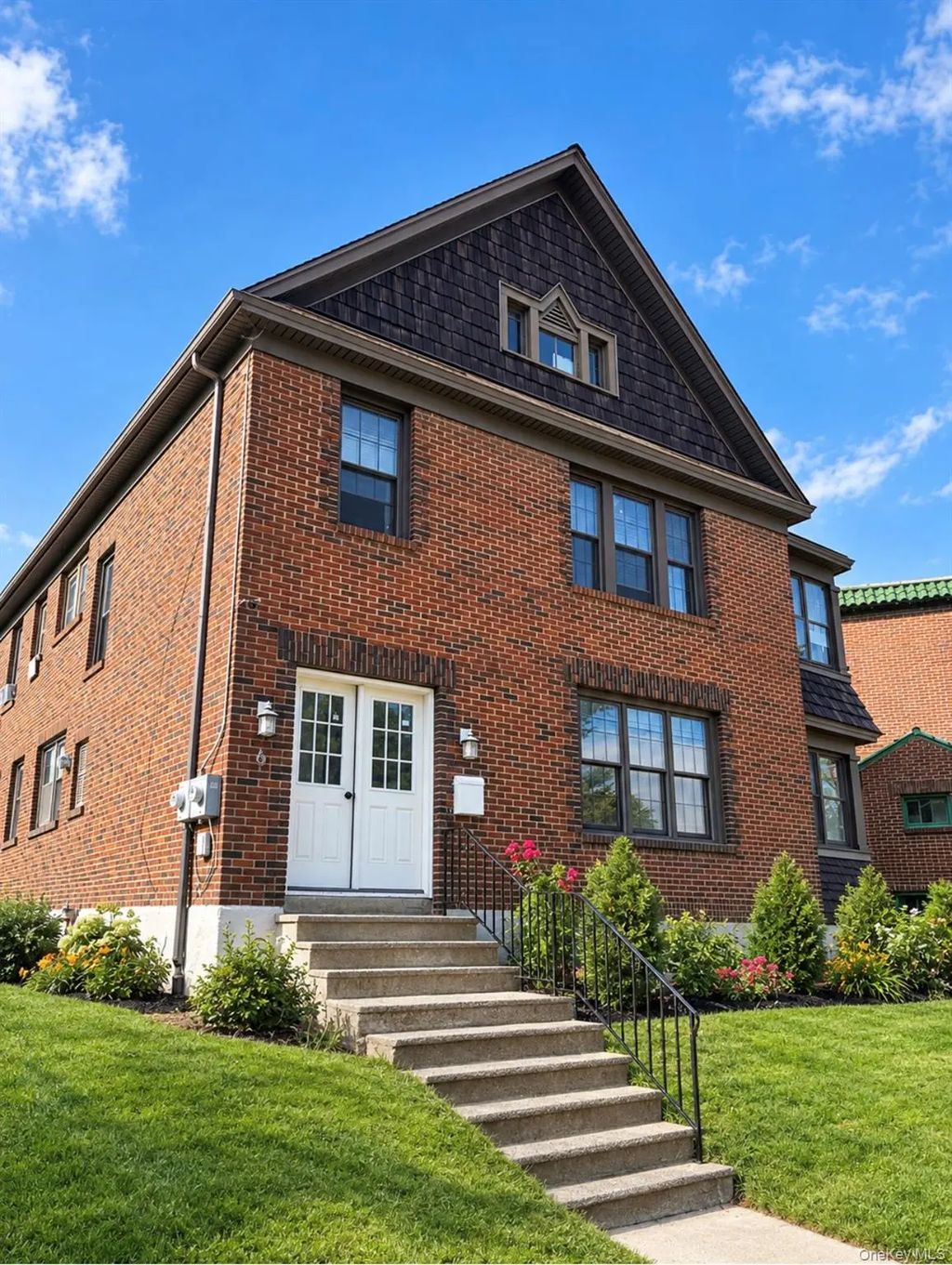 6 View Avenue, Call Listing Agent