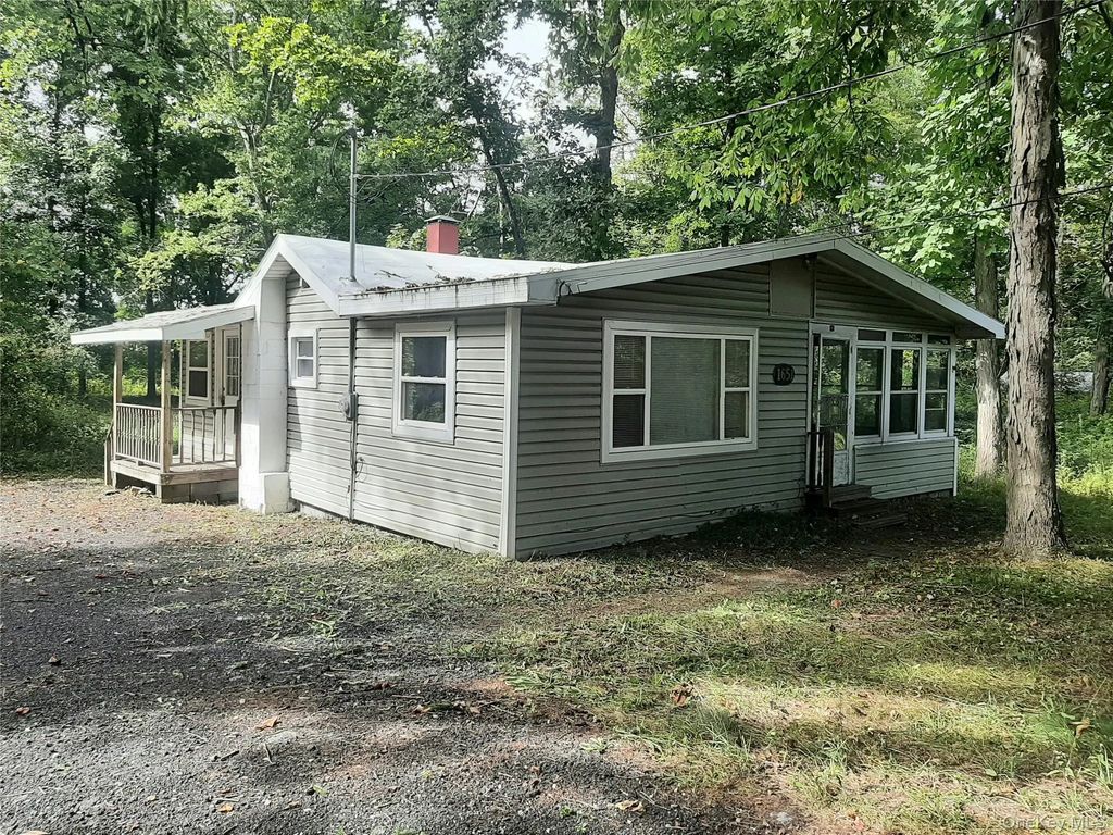 1651 Route 9g, Hyde Park