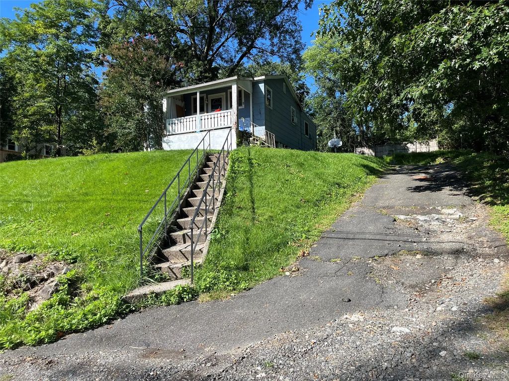 23 Dykes Park Road, Nanuet