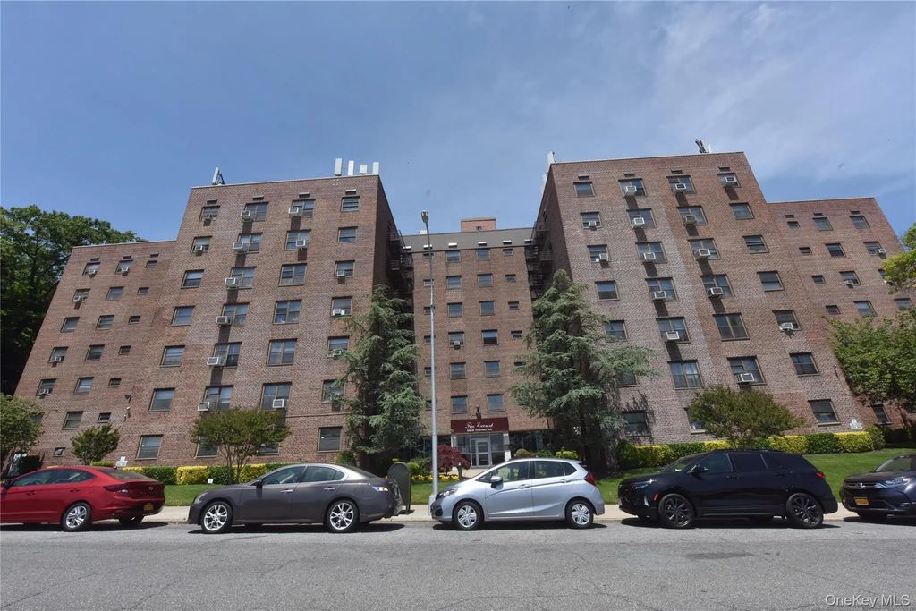 202-35 Foothill Avenue # B57, Hollis