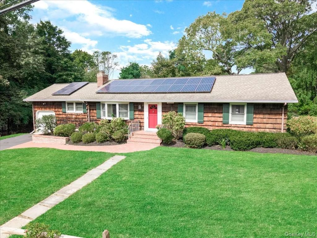 7 Sharon Avenue, East Setauket