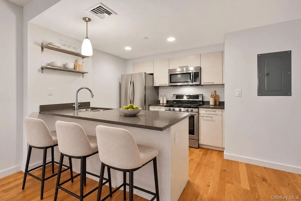 106-20 70th Avenue # 2c, Forest Hills
