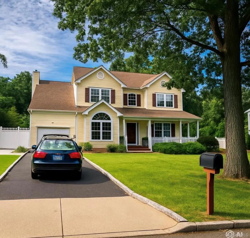 37 Howard Drive, Coram