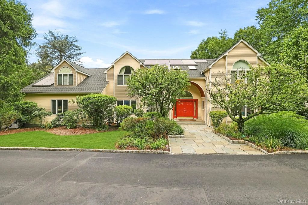 48 Random Farms Circle, Chappaqua