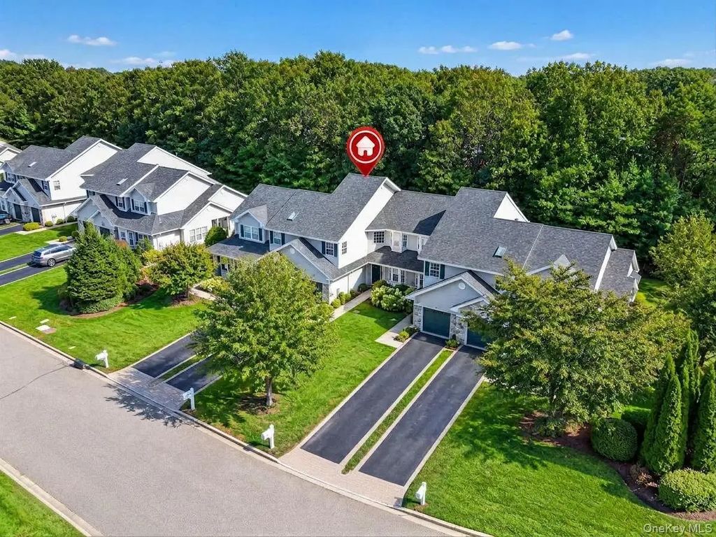 23 Willow Wood Drive, East Setauket