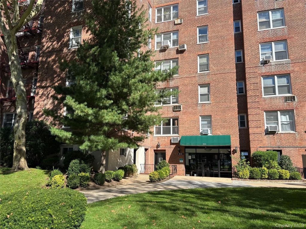 26-21 Union Street # 6d, Flushing