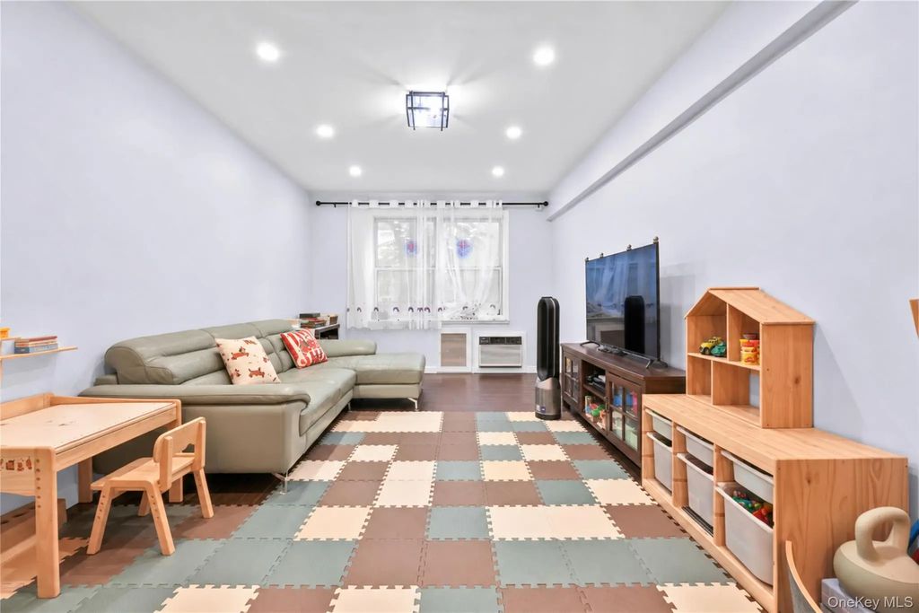26-25 Union Street # 1c, Flushing