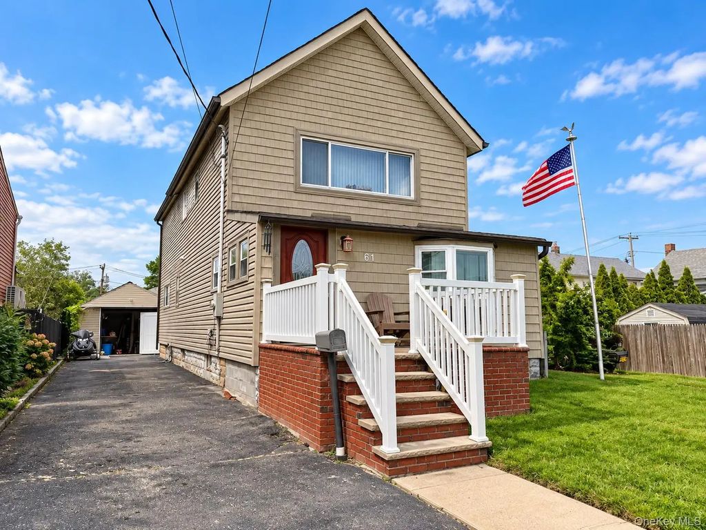61 5th Avenue, East Rockaway
