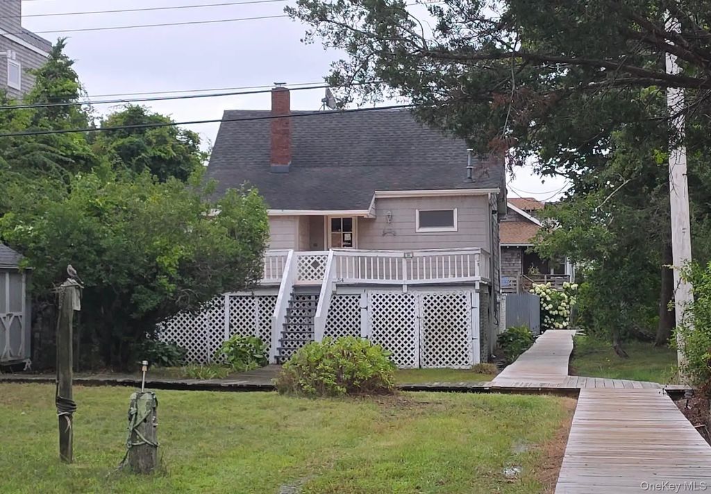 54 Oak Beach Road, Oak Beach