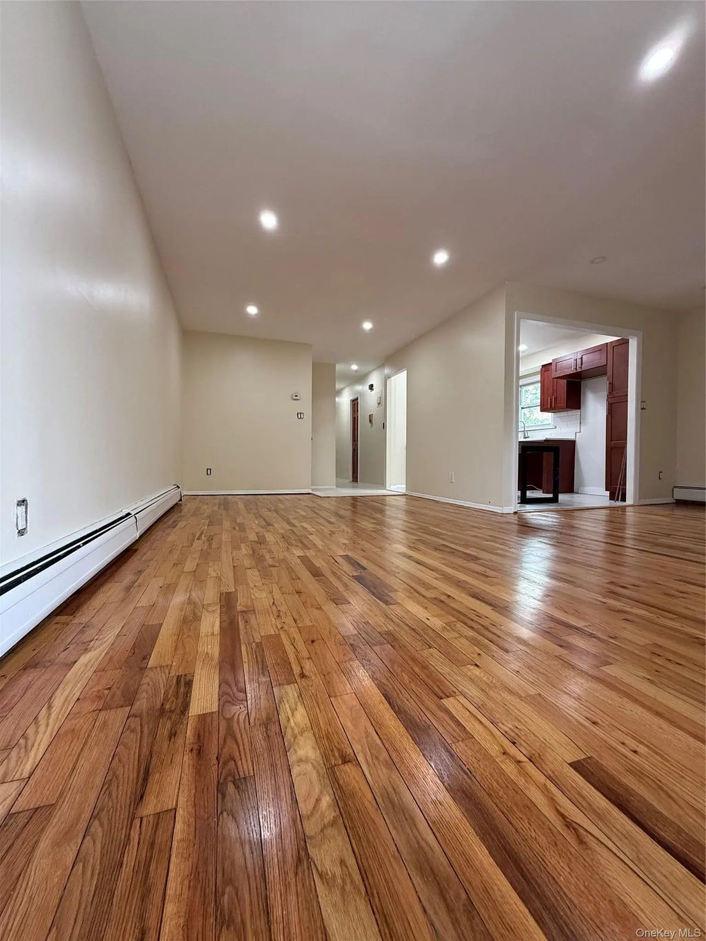 164 84 Ave, Jamaica Hills