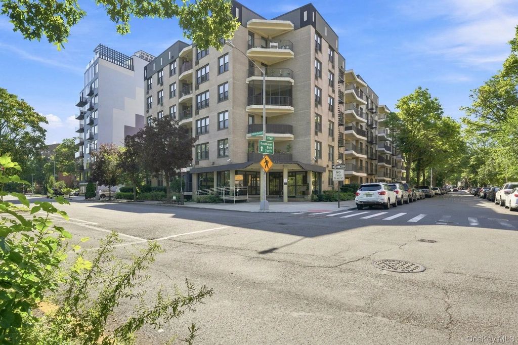 1874 Pelham Pkwy Parkway S # Lf, Bronx